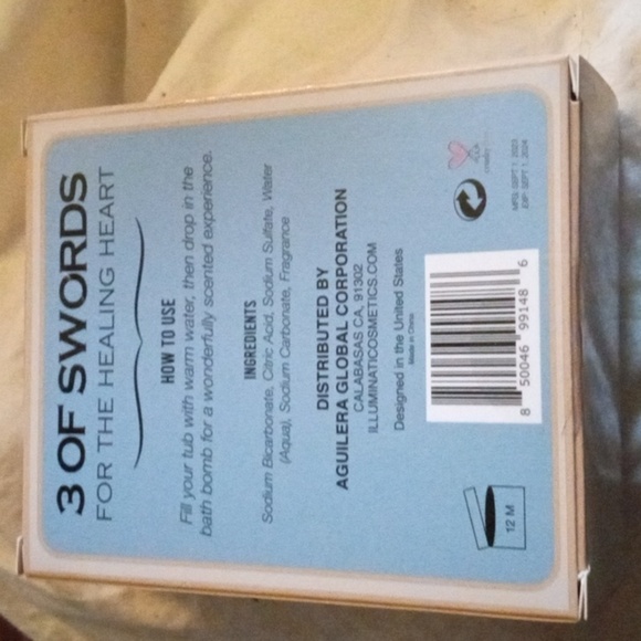 Illuminati rose scented bath bomb - Picture 3 of 3